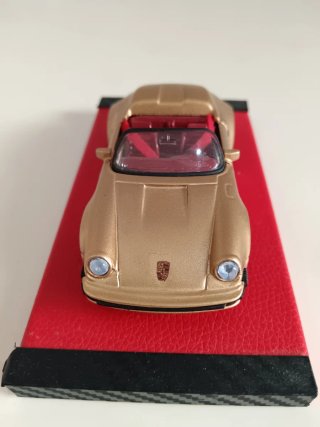 Porsche 911 Speedster 1:38 Dorado