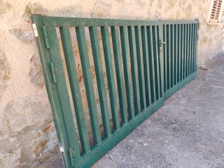Barrera de aluminio verde