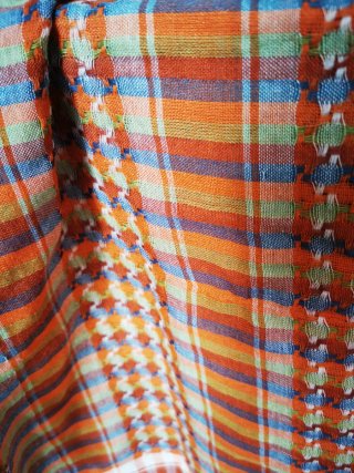 Pasmina naranja con cuadros