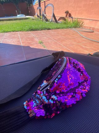 Riñonera lentejuelas morado y rosa