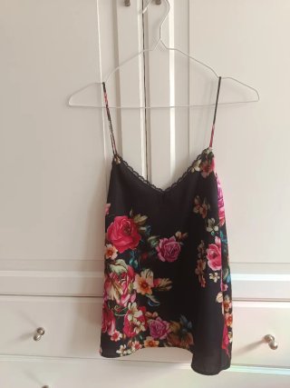 2x1 Blusas de tirantes floral y verde