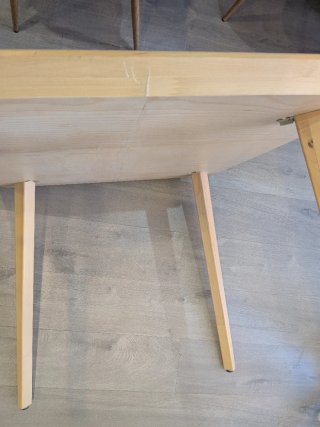 Mesa comedor pequeña Ikea madera