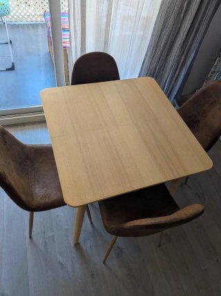 Mesa comedor pequeña Ikea madera