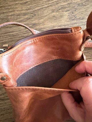 Borsa in vera pelle artigianale Creta. Nuova