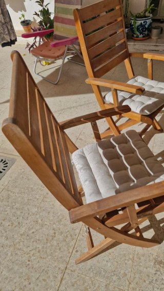 Tavolo e 4 Sedie da Terrazza in Legno