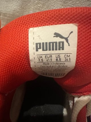 Zapatillas Puma Blancas y Rojas