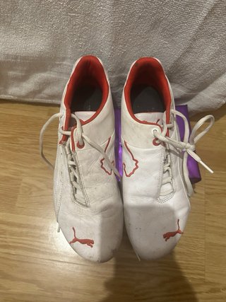 Zapatillas Puma Blancas y Rojas