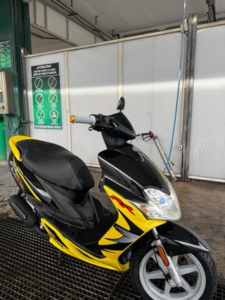 Yamaha Jog RR Scooter Negro/Amarillo