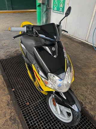 Yamaha Jog RR Scooter Negro/Amarillo