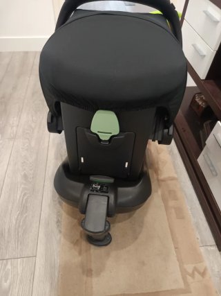 Silla "cuco" marca ABC Desing+Isofix+ 2 sacos