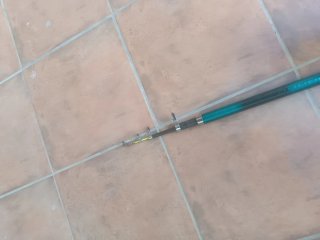 Caña de pescar con carrete