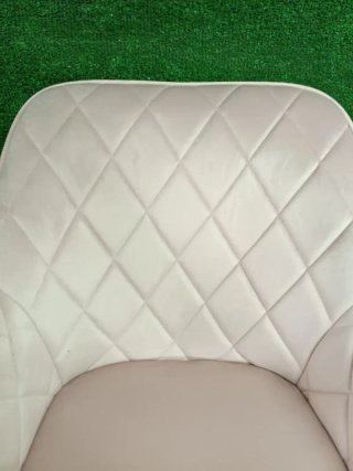 Silla terciopelo rosa con patas doradas