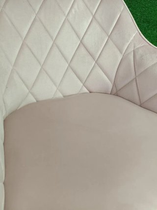 Silla terciopelo rosa con patas doradas