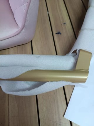 Silla terciopelo rosa con patas doradas