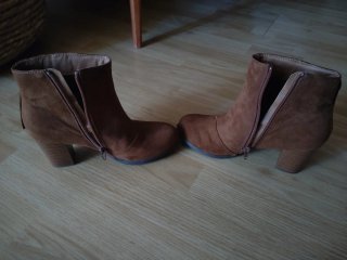 Botines marrones con flecos Talla 37