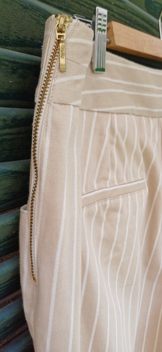 Pantaloni eleganti a righe beige