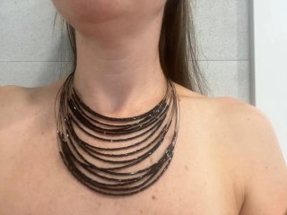 Collar Bijou Brigitte negro brillante con cuentas