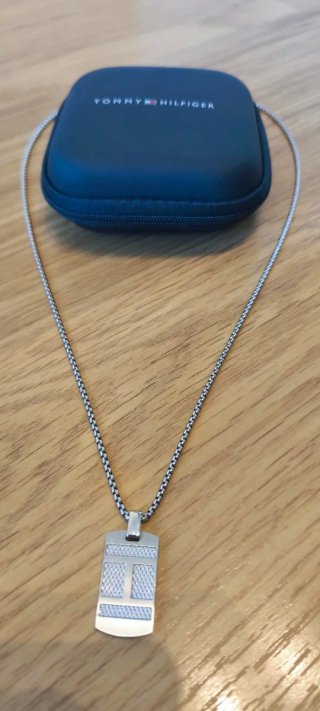 Collar con placa Tommy Hilfiger Acero Inoxidable