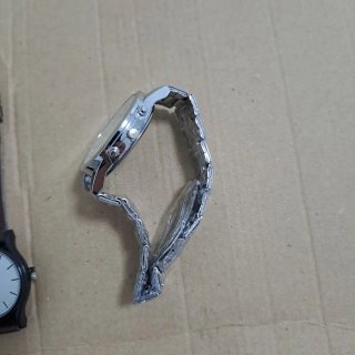 2 Orologi Modiya Uomo Donna + Collana in regalo.