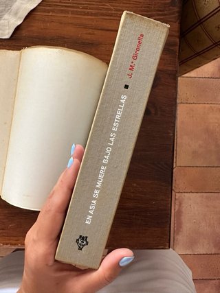 Libro En Asia se muere bajo las estrellas