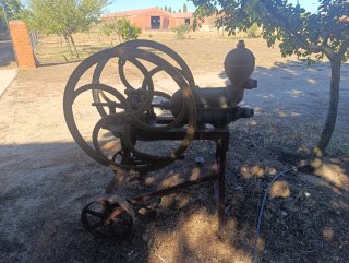 Antigua Bomba de Trasiego de Vino de Bronce
