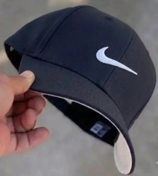 Gorra Nike Negra y Blanca
