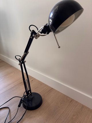 Flexo de escritorio Ikea negro