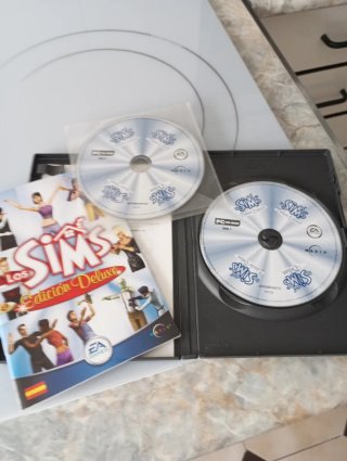 Los Sims 2 + Los Sims Deluxe PC CD-ROM
