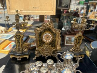 Reloj y guarnición Boulle francés