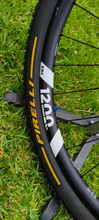 Ruedas DT Swiss XRC 1200 Carbono