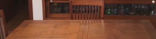 Mesa de salón madera maciza, extensible.