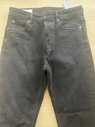 Pantalón vaquero negro Zara