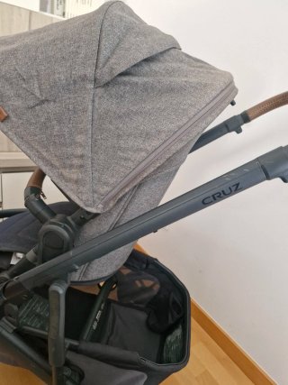Carro de bebé y capazo gris UPPABABY CRUZ V2
