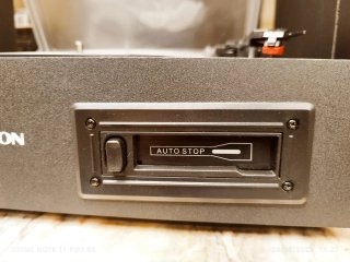 TOCADISCOS CON CASSETTE  Y ALTAVOCES SONY