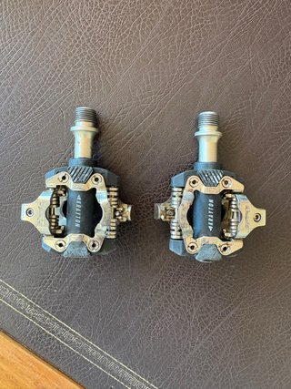 Pedales automáticos para ciclismo