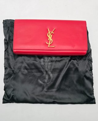 Pochette Yves Saint Laurent Classic Cassandre