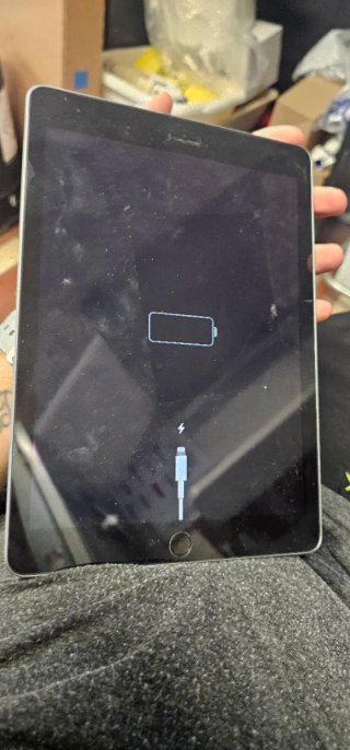 iPad 6ª Generazione Argento , funzionante