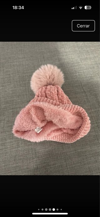 Gorro de lana rosa con pompón