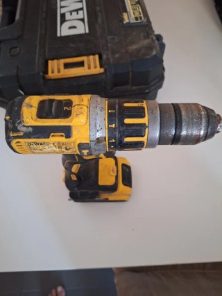 Taladro DeWalt DCD737D2 14,4V + Batería + Cargador