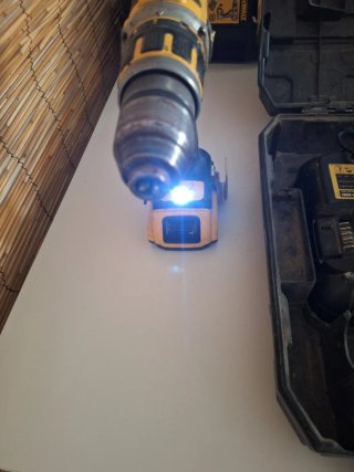 Taladro DeWalt DCD737D2 14,4V + Batería + Cargador