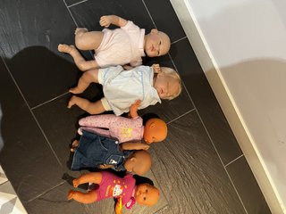 Lote de 4 muñecas bebé