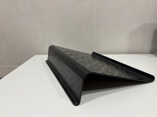 Soporte portátil BRADA (IKEA)