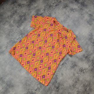 Camiseta manga corta talla L estampado geométrico
