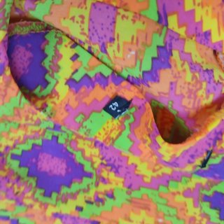 Camiseta manga corta talla L estampado geométrico