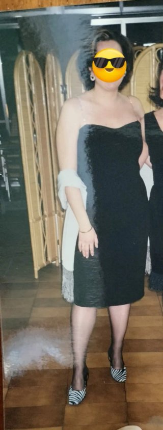 Vestido negro de tirantes con strass