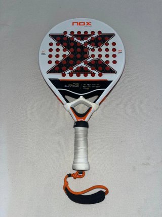 Pala de pádel NOX Quantum 3K+