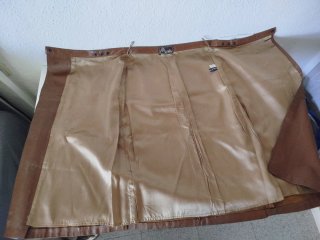 Falda de piel marrón