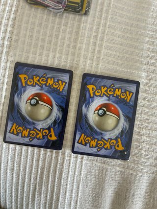 Cartas Pokémon Goodra y Volcarona