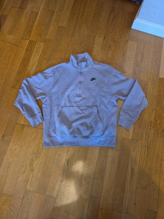 Sudadera Nike gris con media cremallera