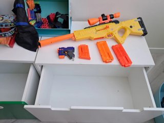 Lote Juguetes: Pistolas Nerf y Trenes Madera